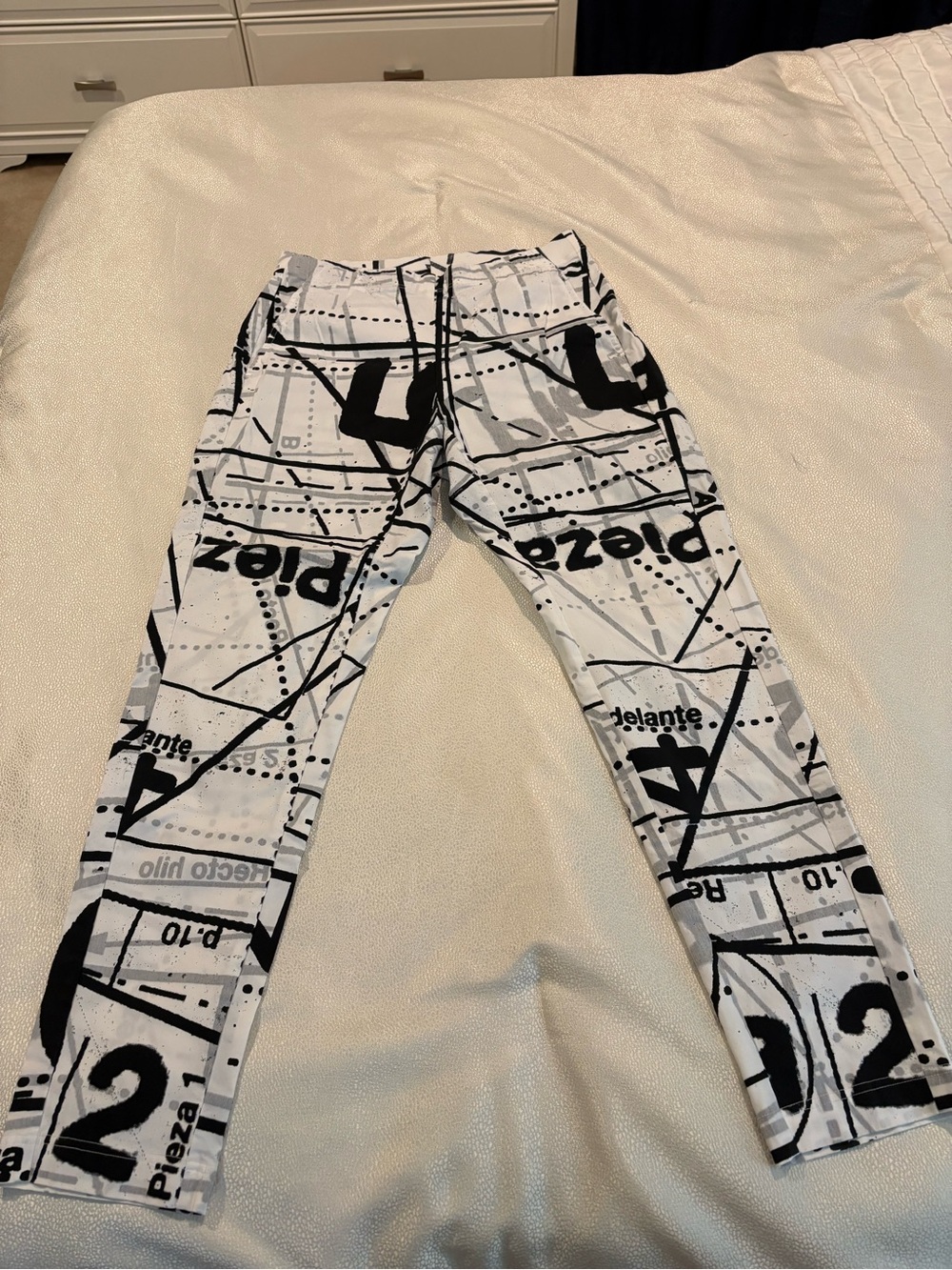 Kids Graphic White and Black Leggings